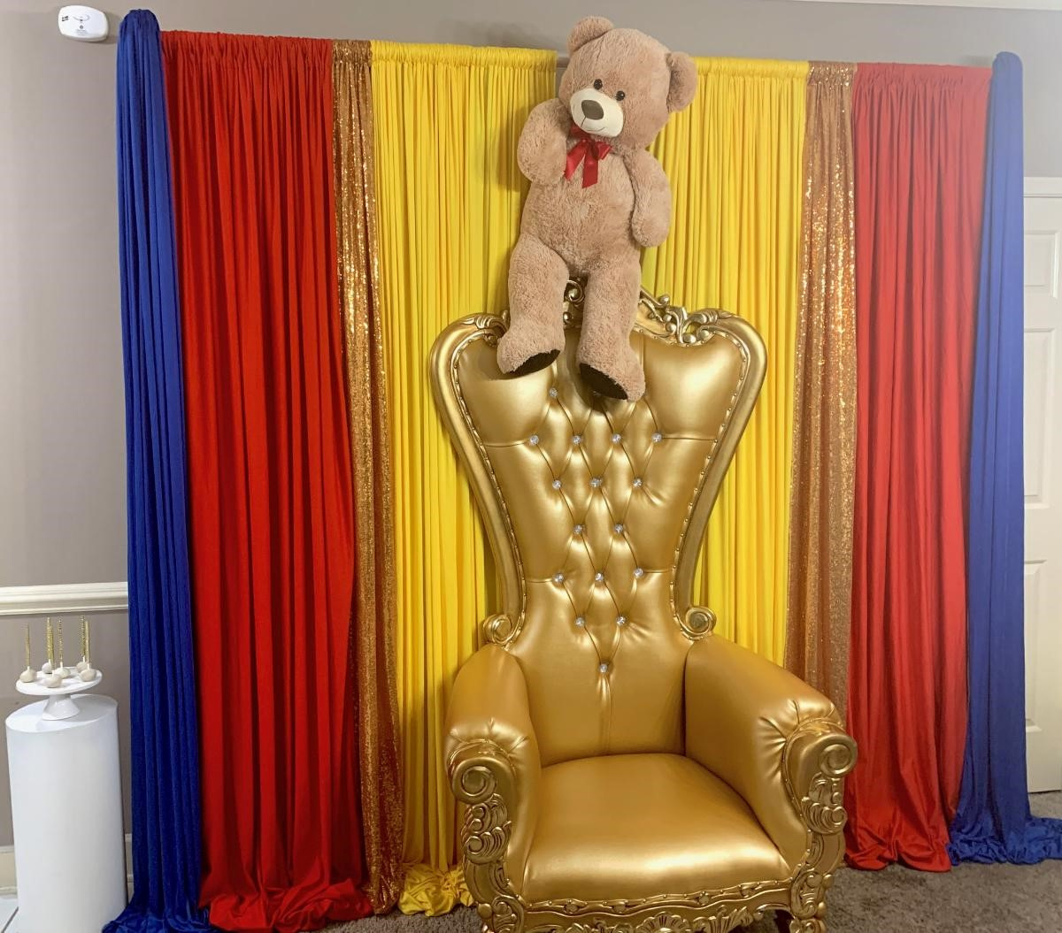 Gold Throne Chair For Rent